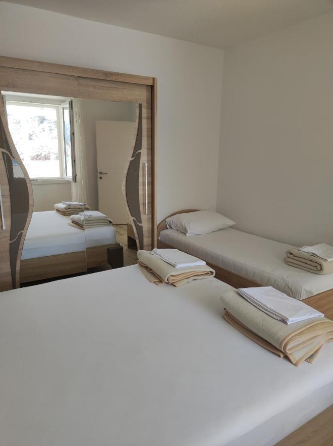 Apartments Katica เมทายนา ภายนอก รูปภาพ